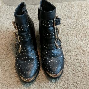 Black bead booties